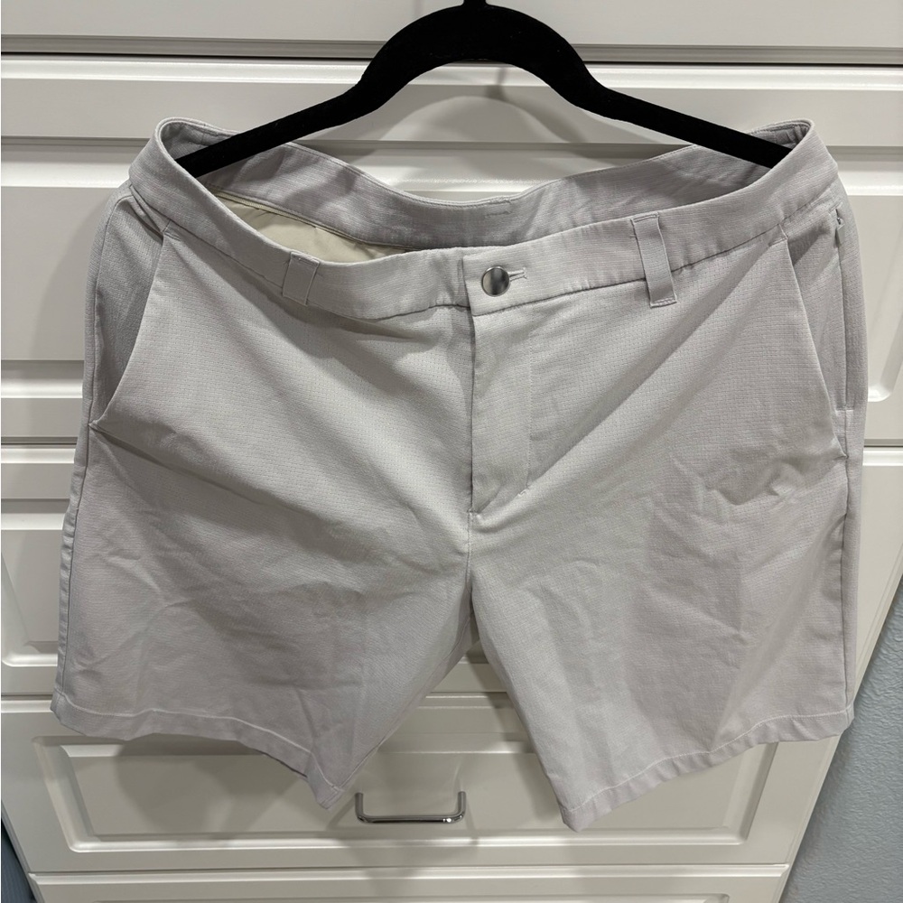 Lululemon ABC Men's light Gray Shorts